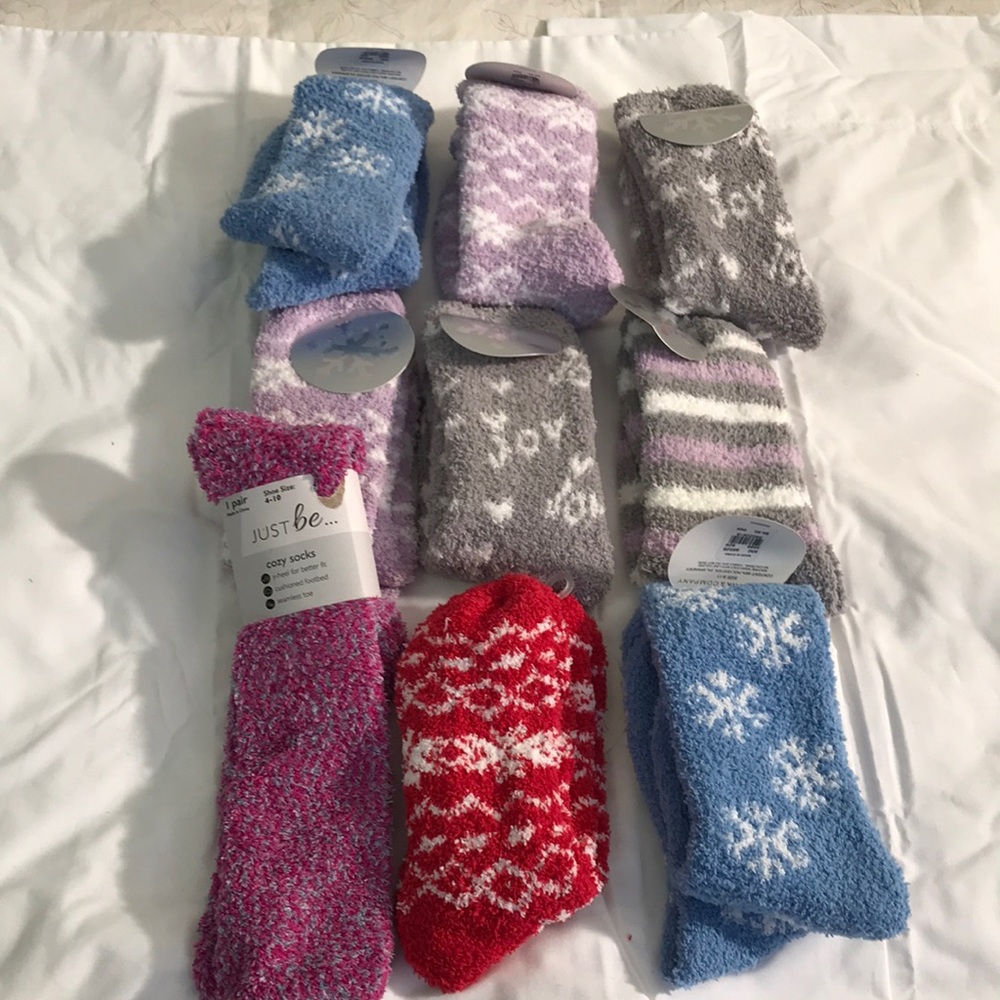 COZY LADIES SOCKS 17 PAIRS ASSORTED